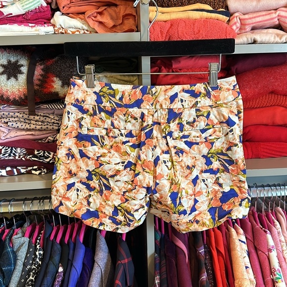 J Crew size 0 blue with peach colored flowers 5” shorts​ - Picture 3 of 3